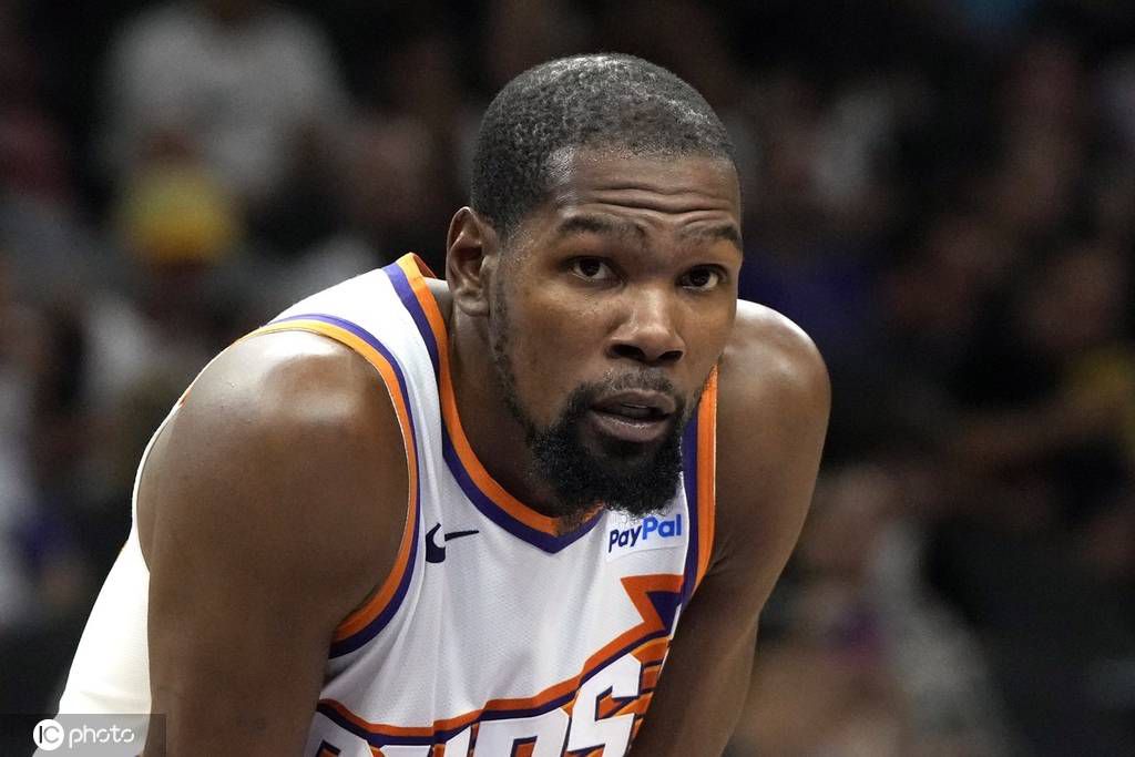 明日NBA常规赛，热火客场挑战湖人。